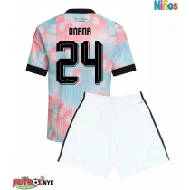 Camiseta Bélgica Amadou Onana #24 Visitante Equipación para niños Mundial 2026 manga corta (+ pantalones cortos)